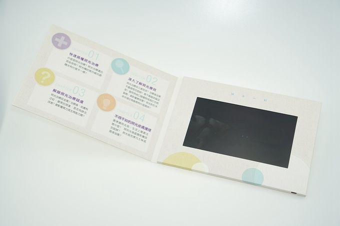 Videopak personalizou a capa dura o vídeo video do folheto de 7 Digitas Lcd da polegada no vídeo da TELA 1080P do IPS do dobrador